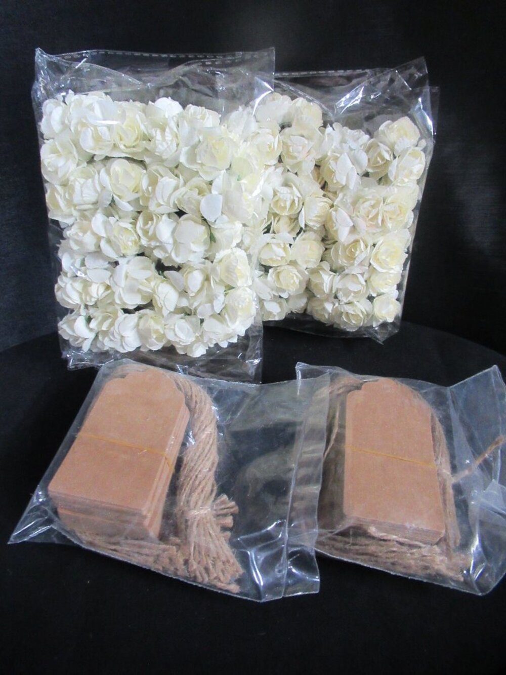 💥100pc. Favor Decorations White Roses with Gift Tags